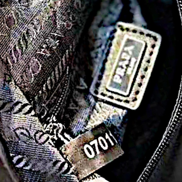 Authentic Prada 21 AW Black Nylon & Leather Re- Backpack/Bodybag w/ Pouch - Picture 7 of 7